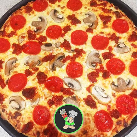 En ZIGGY II Pizza Peperoni, champiñones y chorizo